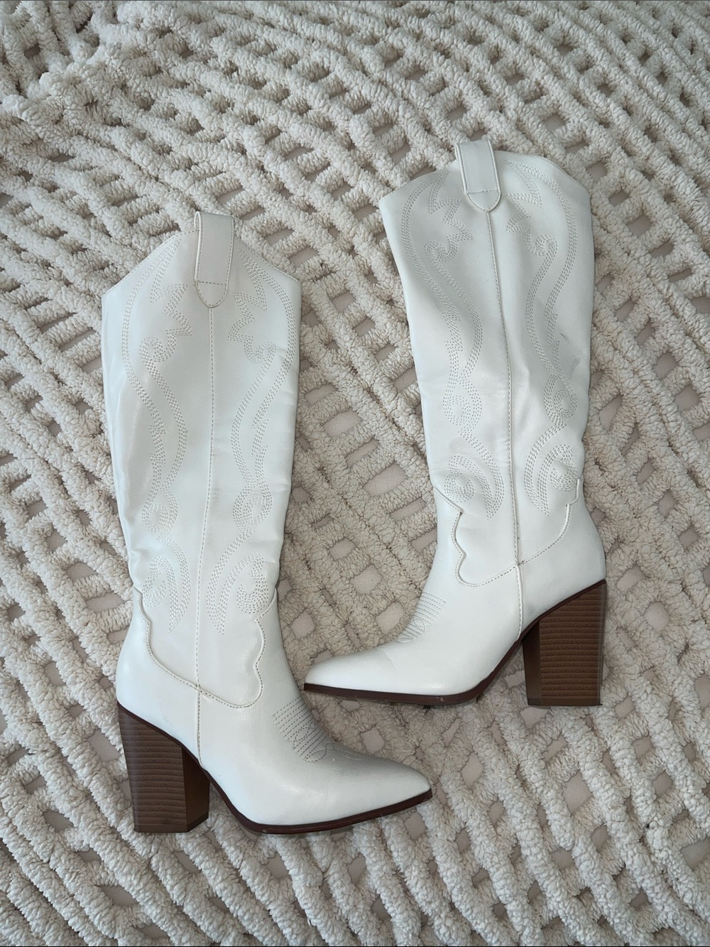 🎀🤍White Knee-High Block Heel Cowboy Boots Size 6🤍🎀